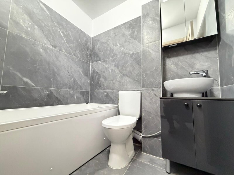 Titan, garsoniera, posibilitate rate,